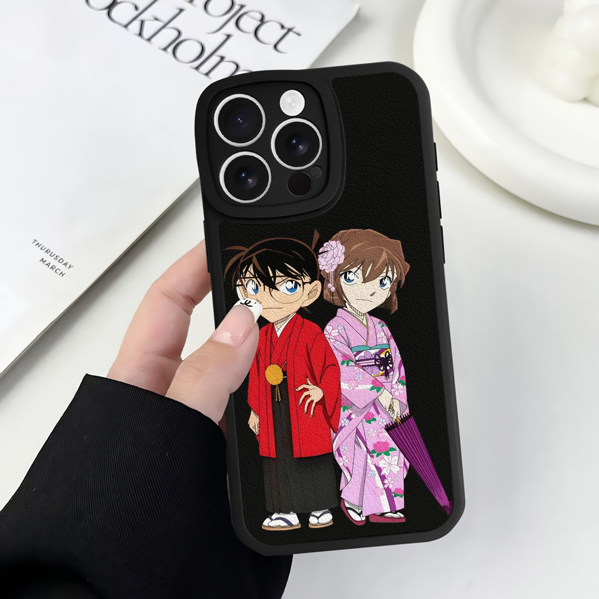 （画像用） 名探偵コナン 江戸川 コナン Detective Conan Conan Edogawa 【iPhone 16シリーズ対応】シリコンスマホケース（レザー調） 材質：シリコン